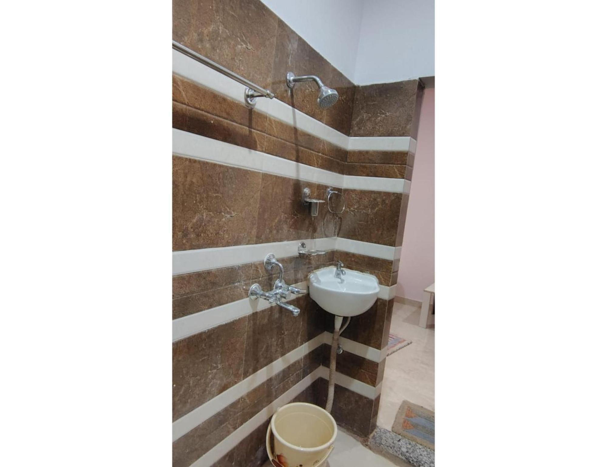 Shree Puram Hotel Varanasi Ngoại thất bức ảnh
