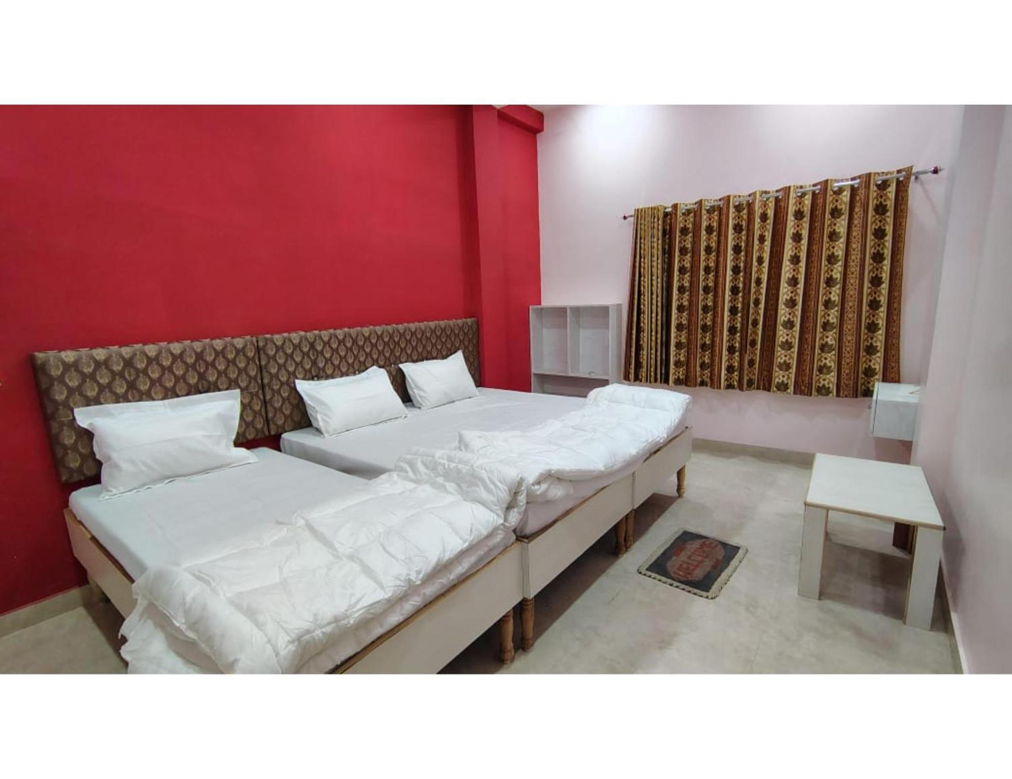 Shree Puram Hotel Varanasi Ngoại thất bức ảnh