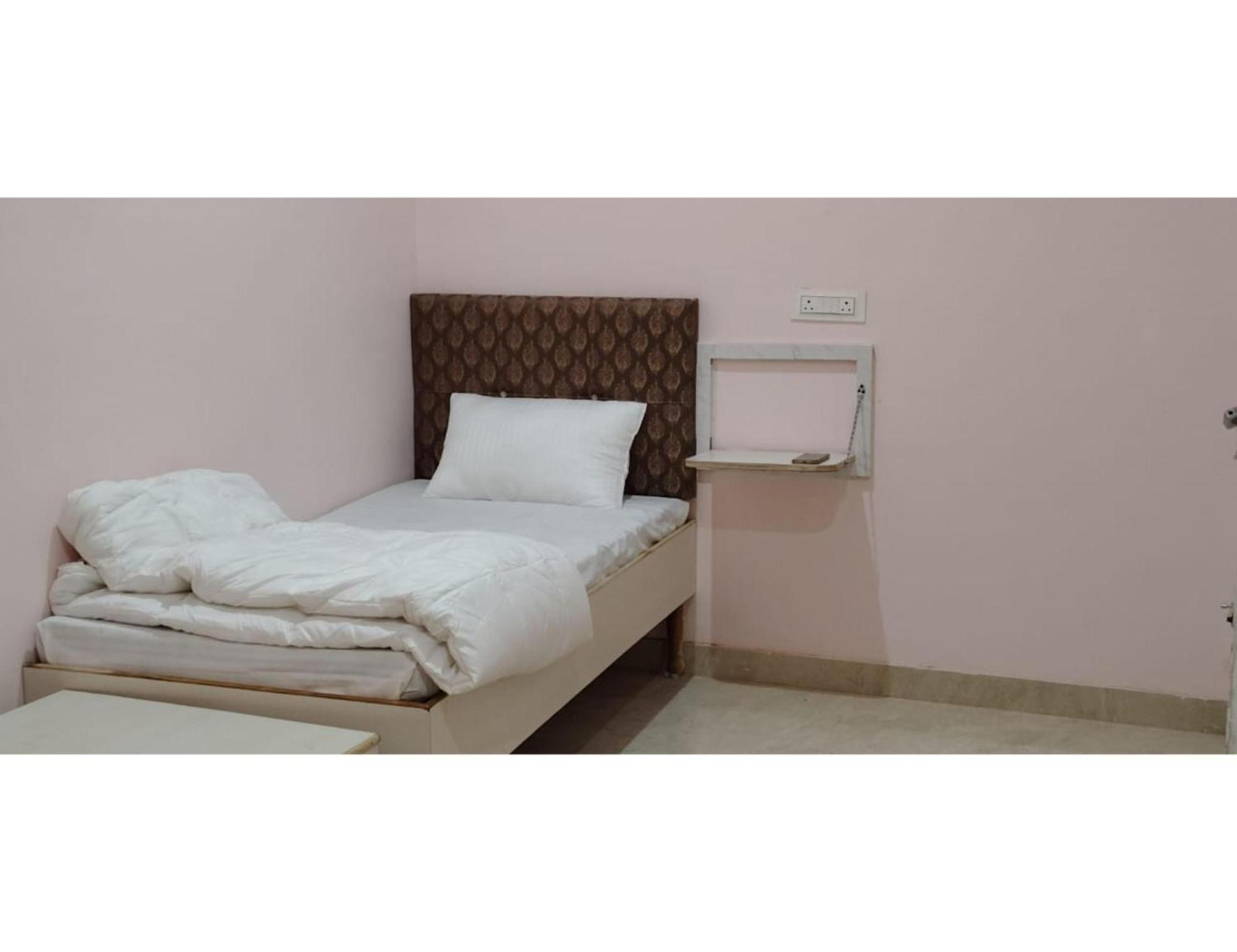 Shree Puram Hotel Varanasi Ngoại thất bức ảnh